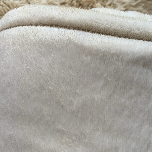 CALVIN KLEIN QUEEN BLANKET - Picture 3 of 6